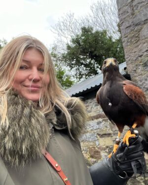 Ivana Miličević Instagram - Falcon, anyone? (It’s actually a hawk.)