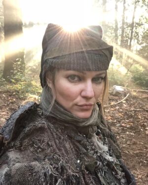 Ivana Miličević Instagram - Don’t worry about how enlightened Diyoza is rn. #the100
#the100season6 @jtnr @taner.clk1  @hz.e  hatıra