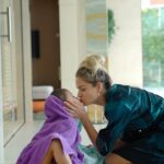 Ivana Surovcová Instagram – Nebolo u nás vždy takto veselo, keď prišlo na umývanie vlasov 🧖🏼‍♀️ 😁

Ale iné som chcela, v DMke som objavila značku MÁDARA 🌱Prírodnú kozmetiku určenú najmä pre citlivú pleť s certifikátom Ecocert.

My z kozmetickej rady KIND už pár rokov používame jemný šampón a mydlo na ruky 🫧 okrem čistého zloženia má naozaj príjemnú vôňu. 

Na stránke mojadm.sk alebo dr.max nájdete aj ďalšie produkty. Ak by ste  chceli vyskúšať, tak od 19.4 do 24.4 určite využite akciu na e-shope imkorganics.sk 
👉🏻Stačí urobiť objednávku, čím bude väčšia tým vyššiu zľavu dostanete.( až do 30% )

@imkorganicssk @imkorganicscz 

#imkorganocssk #kids #adults #bodycare #haircare #natural