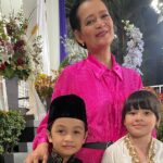 Ivanka Suwandi Instagram – Tertawan Hati everyday @sctv  @essjaystudios_ph  at 20.00 pm @davidsuwarto  @jimmy_lalwani  @sridhar_jetty117  @bapusanjeev