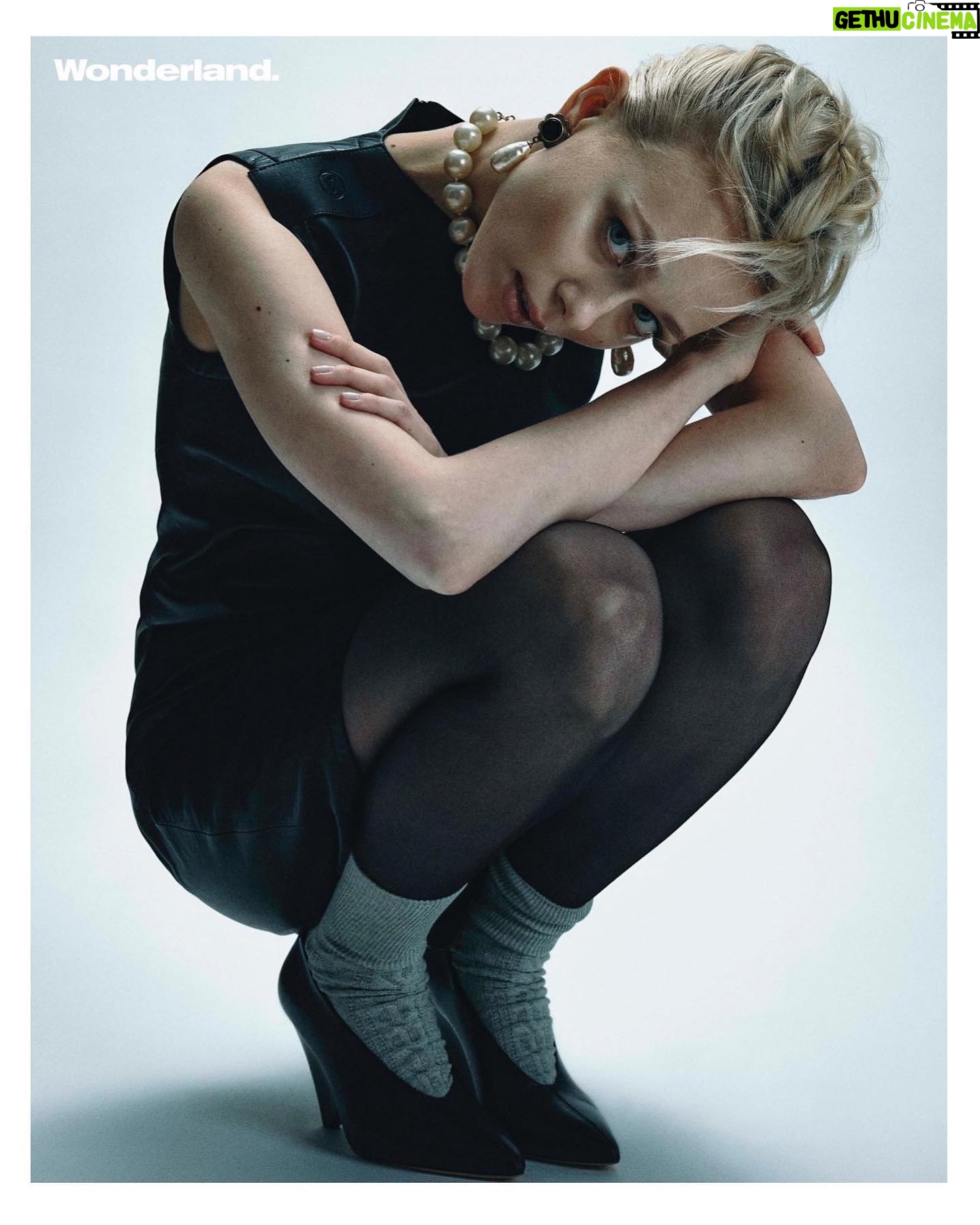 Ivanna Sakhno - 77.4K Likes - @wonderland winter issue♥️x