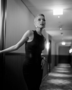 Ivanna Sakhno Instagram - A @ysl moment before @europeanfilmacademy last night.♥️x