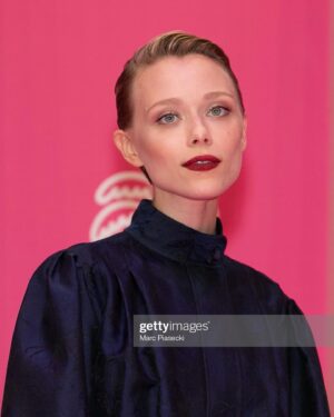 Ivanna Sakhno Instagram - 👁♥️ @giorgioarmani ♥️👁