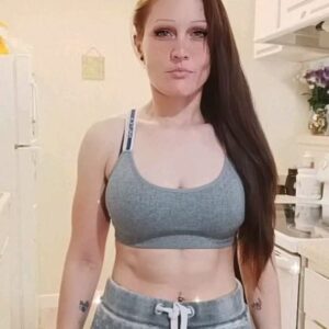 Ivelisse Vélez Instagram - 💪🦁 I haven't even gone to the gym yet 🙃 #hardworkovereverything #recovery
ps. Its still there folks