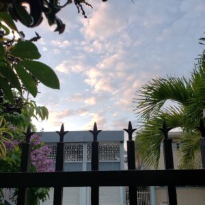 Ivonne Coll Instagram - A view from the house. #PuertoricanSunsetClouds
#BendicionesdeDios
#stayhome
#quedateentucasa