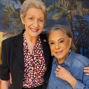 Ivonne Coll Instagram - Anoche tuve el placer y el honor de poder disfrutar de la voz incomparable y distintiva de nuestra Lucecita. Su tono vocal y su Valor interpretativo son unicos e incomparable.  Conozco a Lucy personalmente desde que yo tenía 18 años,y con ella descubri mucho de mi arte en mí .
A sus 80 años de edad su voz está  como un " pito" de fuerte, potente y clara. El Show estuvo fabuloso, los arreglos musicales modernizados,excelentes musico, coro  vocal y el hermoso trabajo de las luces de Quique Bennet que jugaron con los arreglos musicales. Cada canción tuvo ovaciones, para quien es,para muchos, La Mejor.#reinadelajuventud#ganadorafestivalvozycancion #excelencia vocal #patriotaboricua#orgullopatrio🇵🇷