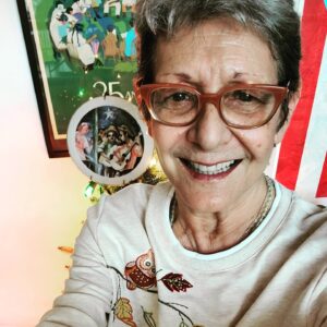 Ivonne Coll Instagram - Espero que estén pasando una linda,feliz y saludable Navidad. 
Hope you're all having a happy, beautiful and healthy  Christmas celebration ❤🧡💛💚💙💜 y mucho, mucho AMOR!