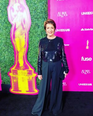 Ivonne Coll Instagram - One more from this amazing night at the 2018 Alma Awards. Thank you for this great honor #janethevirgin photo: @espada_pr top: @dvf pants: @luisantonio_moda make up: @michalmakeup hair: @gregorybhair