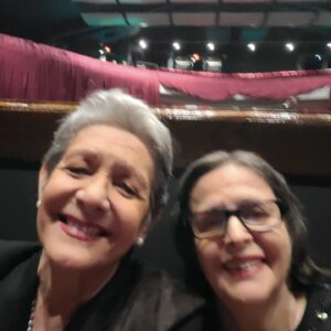 Ivonne Coll Instagram - Aqui viendo el Show de Cuca Gómez  en CBA de Caguas! Feliz de ver esta creacion de Otilio después de tanto tiempo.