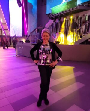 Ivonne Coll Instagram - Today I turned 75yrs young. Así me veo a mis 75, cumplidos hoy Noviembre 4. Fui con mi hermana, Millie ,su regalo para mi, a ver la Compania de Flamenco más fabulosa que he visto , Siudy Flamenco. Felicito a Ednita Nazario quien fue una de las Productoras. Me siento Feliz de estar en mi Patria para este cumple.Bendiciones! #puertoricanactress
#feliz #75yrsfeelsgood
 Blessed