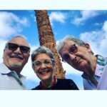 Ivonne Coll Instagram – Que dia tan especial pasé  junto a queridos amigos de años.  Aqui con Rafa Fuentes y Julio Biaggi. 
Fui invitada de Julio a su Exposicion de Artes “Yo soy teatro yo soy pintor ” la cual estará  en exhibición en el Centro de Estudios Avanzados de Puerto Rico y el Caribe hasta Diciembre 7.. Los invito a que pasen a ver estos trabajos de un gran Artista quien ha sido parte del desarrollo cultural de el Pais con su contribucion al Teatro Internacional y Puertorriqueño.
Felicidades Julio,fue una noche mágica ❤