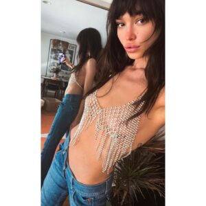 Ivy Levan Instagram - Issa woman n stuff. 
#healthyhead #healthybody #healthylife #workinprogress #loveislove