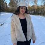 Izabela Vidovic Instagram – Cali girl meets her first white Christmas ❄️