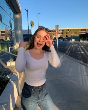 Izabela Vidovic Instagram - Cali winters are brutal