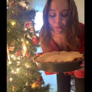 Izabela Vidovic Instagram - I hope you had a Merry Christmas ❤️ I baked & delivered apple pie to my friends because food is my love language 🙈 I also tried making my first gluten-free crust so it fell apart a little… but still tasted yum 🥧 Do you have a favorite dessert for the holidays? #BelaBakes