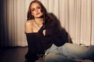 Izabela Vidovic Instagram - Forgotten favorite w/ @imcalebshane 
••
photographer: @imcalebshane 
stylist: @morrisma 
hair & makeup: @hola_geraldine