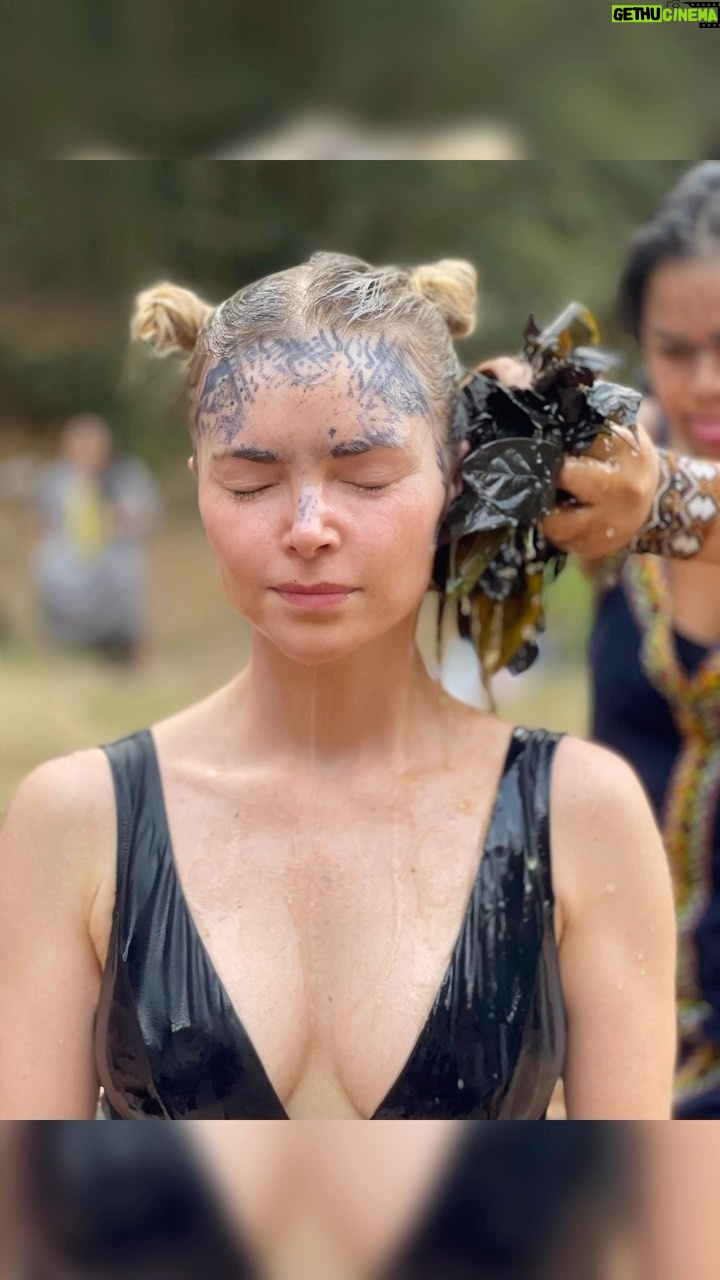 Izabella Miko - 3 Likes - So grateful to have been able to experience sacred plants brought from the Amazon by @rasuyawa and his Yawanawa family to our @uniretreats Chanting in the sauna then jumping into the cold water from the waterfall and being bathed with these sacred plants right before sitting with the medicine in the ceremony are some of my favorite moments from our retreat. The herbal bath with these plants along with hape (tobacco powder medicine) really does calm the monkey š mind down :-) Itās incredible. It really feels so wonderful to be taken care of like that and trusting the process. What a blessing⦠Listen to this Yawanawa music and chants, that in itself will heal you ā¤ļø
Photos by @dudullerena
#plantmedicine #plantmedicineretreat #plantsheal #yawanawa #yawanawaretreats #yawanawatribe #indiginous #herbalbath #sauna #brasil #riodejaneiro #riodejaneiromountains #native #sacredplants #sacredmedicine #uni #uniretreats #innerwork #shadowwork #consciousness #alteredstatesofconsciousness #healingjourney #godeep #deepwork #chanting