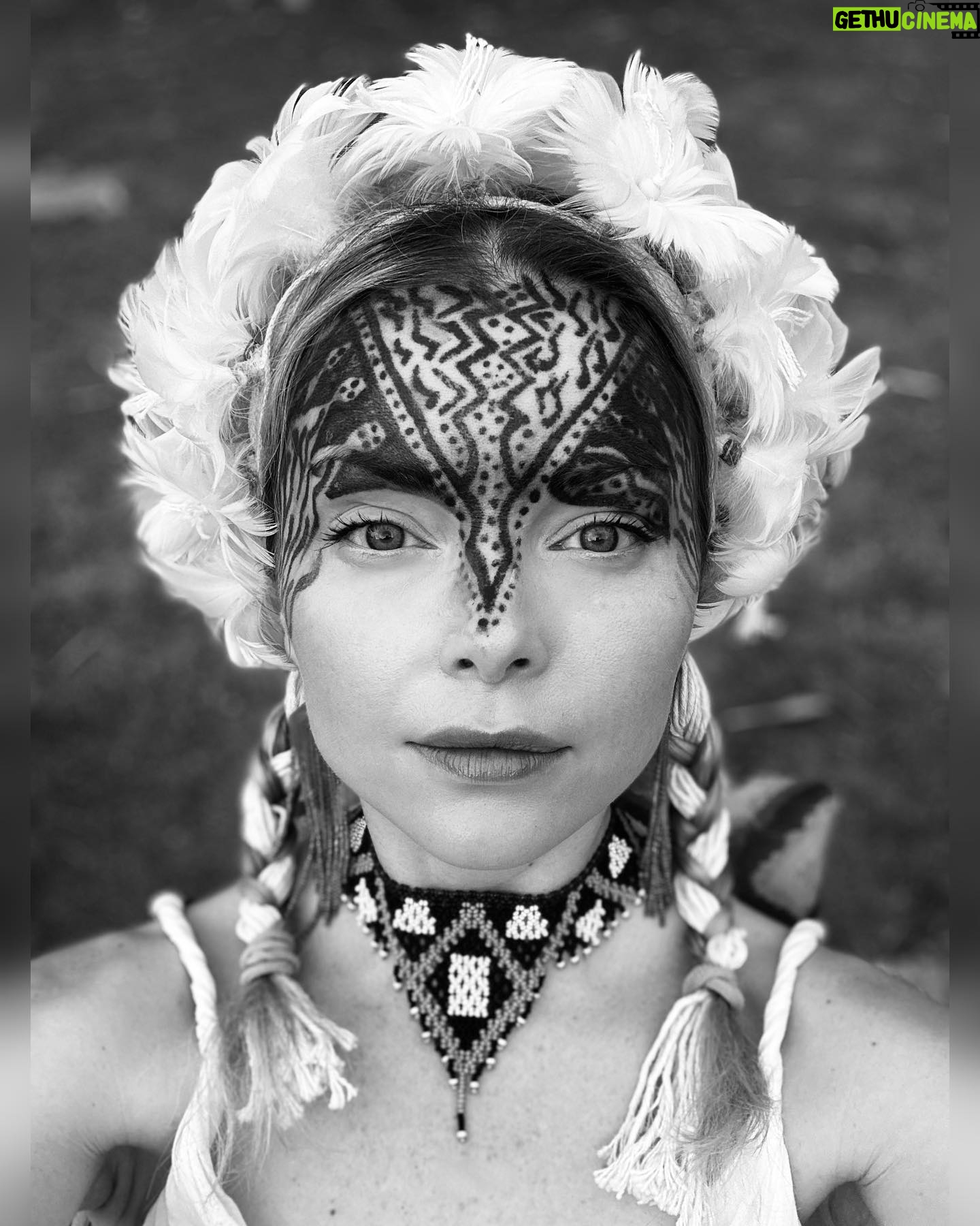Izabella Miko - 3 Likes - Spending time in Brazil with the Yawanawa people and doing work with their plant medicine has been life changing. Learning and experiencing their music and chants and feeling the vibration travel through my body while I channel it to heal myself and the world is something I didn’t even know I was capable of doing up until now. I am so grateful for the lessons and the great work that I have been able to do here. Going deep within yourself and facing all the darkness is not easy, but necessary to live your life fully. Thank you @uniretreats for creating such a beautiful space and powerful programs carrying the message of the indigenous people into the world. The face paintings protect us during our plant medicine ceremonies and yes they do stay on for about a week 😆🙌
More in comments
Photos by @dudullerena
#yawanawa #plantmedicine #brazil #retreat #uniretreats #godeep #innerwork #facepainting #indigenous #indigenouspeople #musicheals #plantpower #theamazon #itaipava #shadowwork #gowithin #indigenousculture #plantmedicinemagic