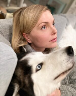 Izabella Miko Instagram - Yes, our pets are our mirrors and also such great teachers for us. Keanu and I are so similar in a lot of ways. It takes a lot to earn our trust, but once you do, we are yours forever. We don’t jump around begging for attention, because we know our worth, but once you have OUR attention we will love you so fiercely and deeply, you will never be the same…but we are both very selective:-)
I’m so happy Keanu chose me to adopt him. He’s a very “challenging” dog, but oh man the loyalty and the love he shows me… 😍 He tried to stop me from packing for Poland and kept laying on top of me. He was already missing me. Haha!
This cozy sweater is from @mohitofashion as you keep asking me about all my recent winter wear :-)

#mansbestfriend  #rescuedog #rescuesofinstagram #dogsofbark #huskyheaven #dailybarker #rescue #husky #huskiesofinstagram #huskylove #malamute #malamutehusky #malamutehuskymix #adoptdontshop 
#bestfriends #greatestteacher #dogswholookliketheirowners #dogrelationship #doggoals #mirrorwork #lovefiercely
