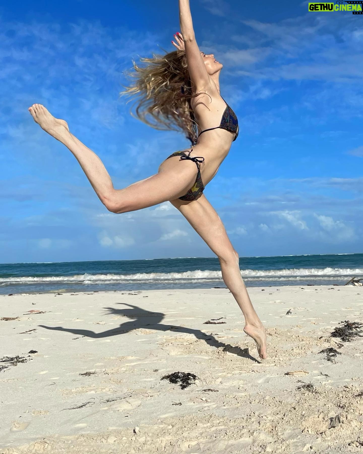 Izabella Miko - 3 Likes - Nature and especially the beach is my happy place. And so is my state of gratitude, that’s where I create more “happy”. Today my heart is full. I’ve attracted the most amazing and caring people into my life this year and deepened friendships that I’ve had for years. I’m learning I don’t have to do it all alone. Community is key. I hope you find your tribe to do life with, it makes everything so much more colorful! … Happy Thanksgiving!
#thankful #community #tribe #heartfull #myheartisfull #givingthanks #gratitude findyourtribe #beachlife #tulum #polishgirl #polskadziewczyna #dancerlife #dancers #heartenergy #openyourheart #receiving