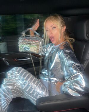 Izabella Scorupco Instagram - Lemme hear you say HEY MS. CARTER #beyonce @juliascorupco