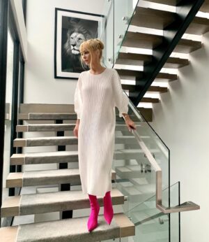 Izabella Scorupco Instagram - In style and in 🤍 with Stylein @worldofstylein