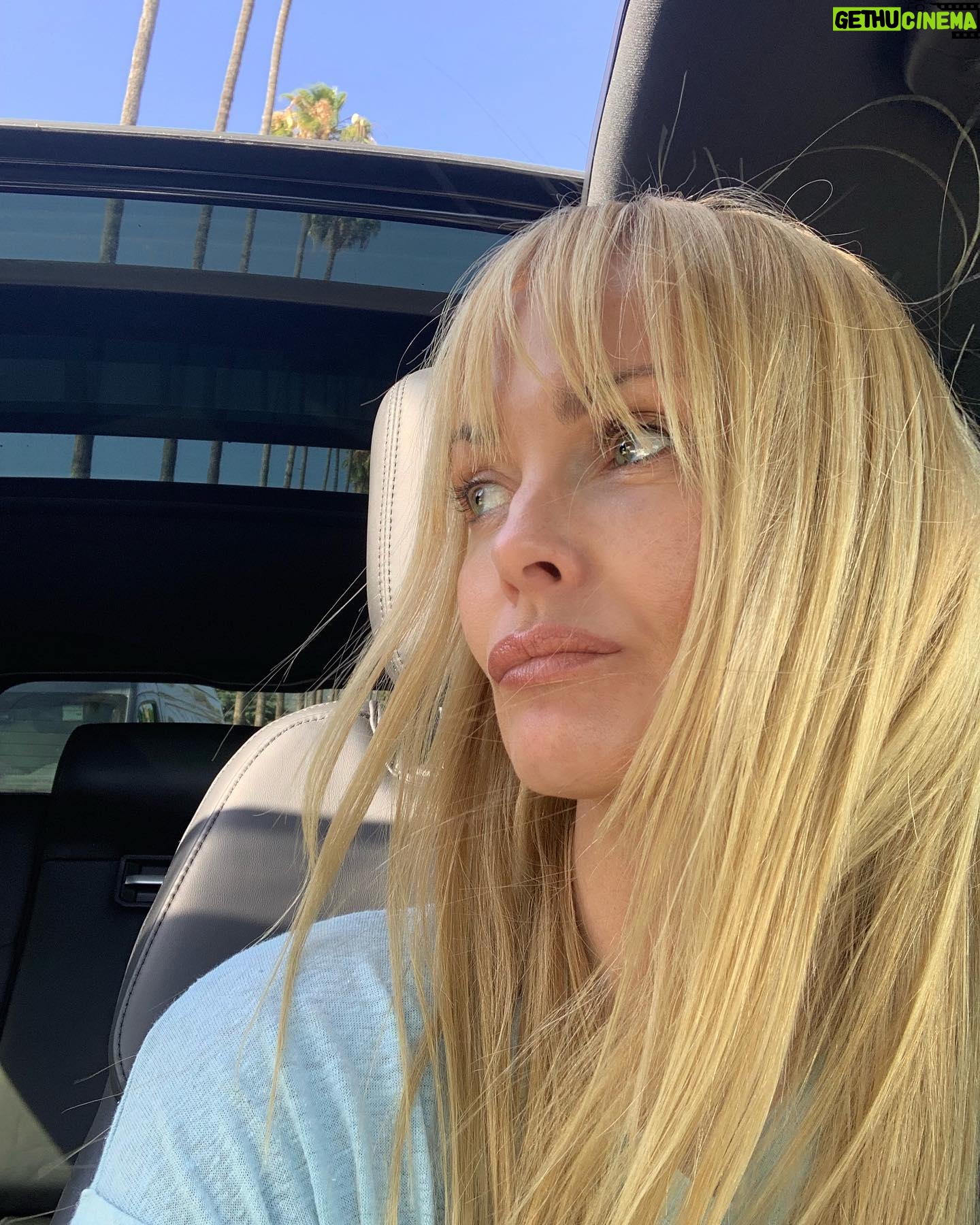 Izabella Scorupco - 7.8K Likes - Monday, mercury retrograde... kämpa #mantra #tantra ❤️