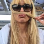 Izabella Scorupco Instagram - Très SMART 💋 @smarteyes_sverige