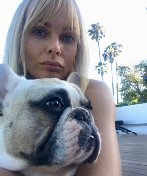 Izabella Scorupco Instagram - Home sweet home with Frank the tank ❤️