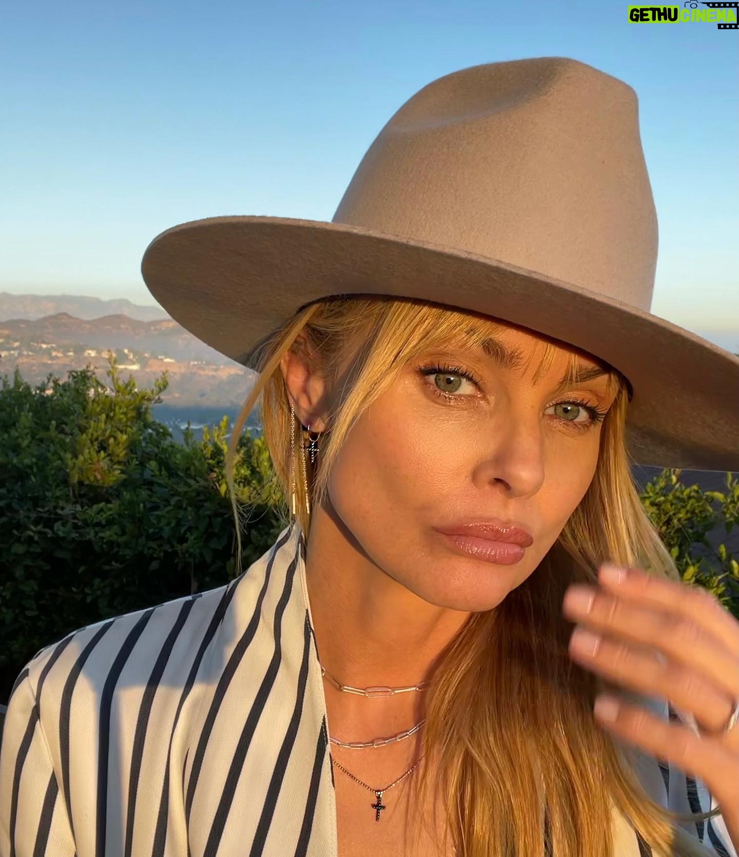 Izabella Scorupco - 8.3K Likes - Run with intuition 🖤
@runwith_jewelry