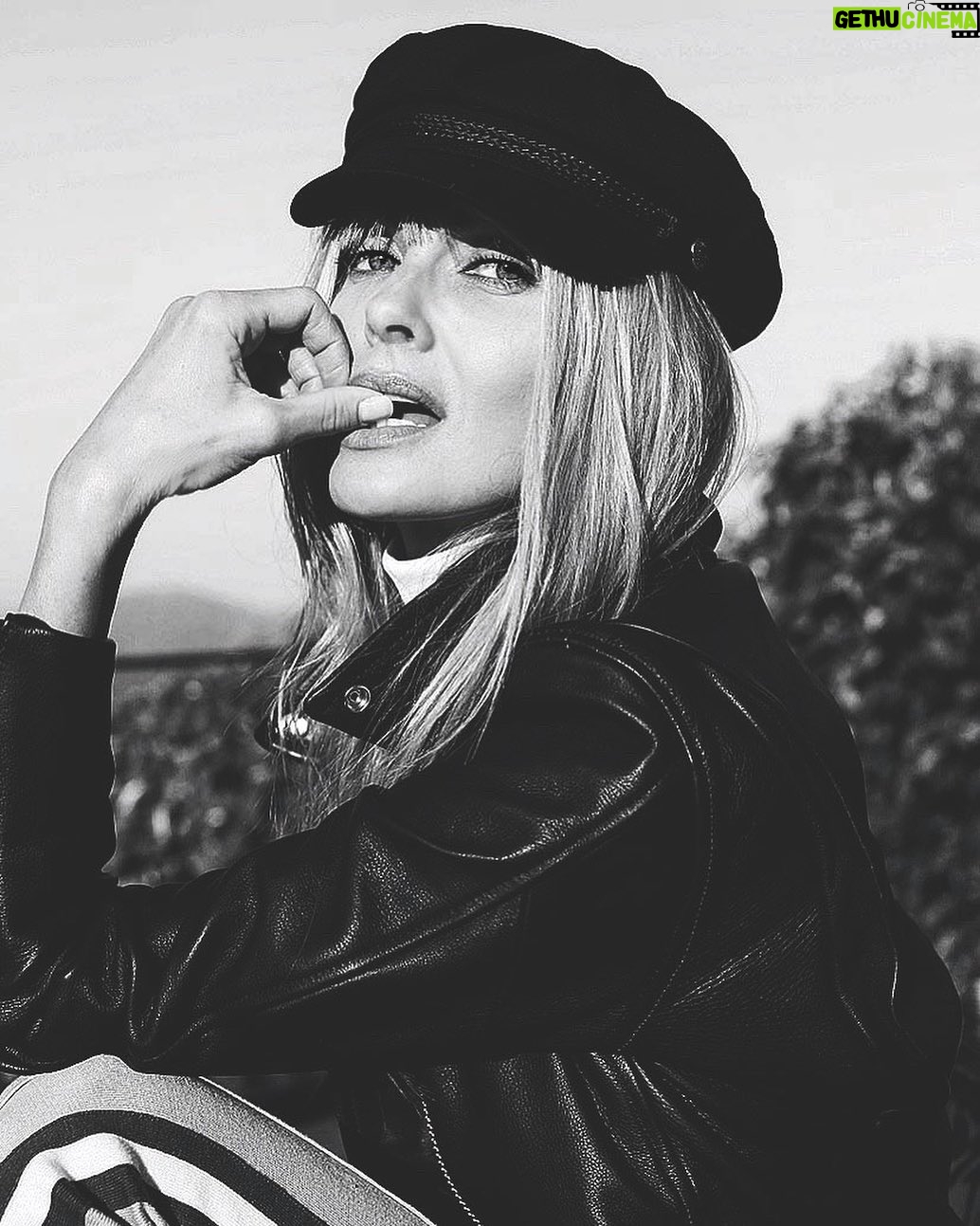 Izabella Scorupco - 7.5K Likes - Never taking this one off 🖤 @zakesthlm 📷 @evalottafreden