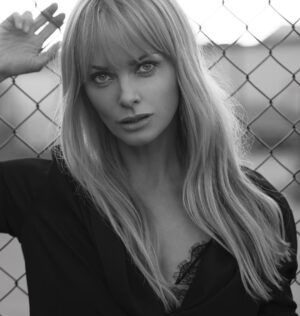 Izabella Scorupco Instagram - You are everyone’s favorite @andreasvongegerfelt_portraits Thank you for always making me feel so comfy 🖤