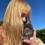 Izabella Scorupco Instagram - In dog therapy ❤️‍🩹