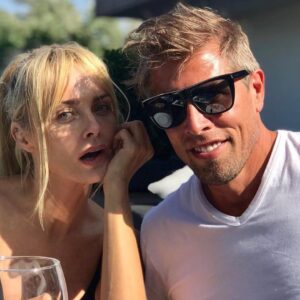 Izabella Scorupco Instagram - You always making me feel like I own the world, so empowered, like a Queen. As if I’m entitled to anything and everything. You make me feel.., you make me feel like a natural woman...🎶🇮🇴♥️ #internationalwomensday