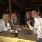 Izabella Scorupco Instagram - Curly, straight or nothing at all..? @theminianden @karinbastin @jennieham #wecovereditall 🥂💦