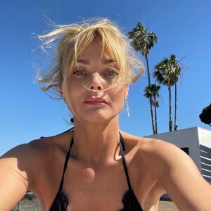 Izabella Scorupco Instagram - LA ❤️