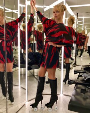 Izabella Scorupco Instagram - Let’s rock and ROLL 💋#saintlaurent #ysl