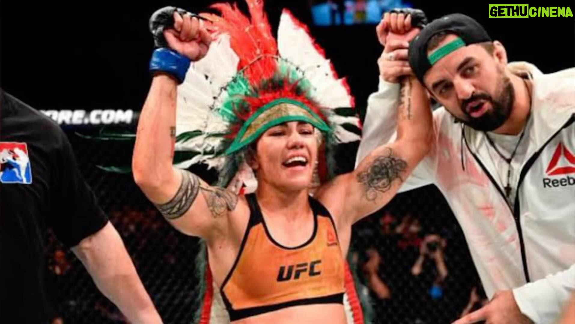 Jéssica Andrade - 1.4K Likes - Não sei nem o que falar mais a história é a música diz tudo lealdade caráter e amor ao nosso time e mestre são 18 anos de equipe e 11anos que eu faço parte dessas histórias com muito orgulho só tenho a agradecer ao meu mestre e pai @gilliardparana por tudo que fez e faz na minha vida e na minha carreira por tudo que me ensinou e ensina até hoje obrigado por me permitir fazer parte da história da nossa equipe e parte da sua vida mestre e eu tenho certeza que vamos estar juntos e fazer muita história ainda até o final das nossas vidas te amo mestre