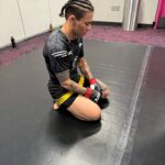 Jéssica Andrade Instagram - Noite especial, em um evento especial, e uma vitória especial! A Jessica é inacabável, e segue fazendo história, a mulher com mais vitórias na história do UFC, e como ela gosta de dizer “não morri ainda não” HAHAH Orgulho gigantesco de você, é merecedora demais 🔥❤️🫶🏾 DEUS É BOM O TEMPO TODO!!!! . . . . #UFC300 #jessicaandrade #holloway #poatan #mma #ufc