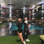 Jéssica Andrade Instagram - Tínhamos uns pares de luvas,uns metros quadrados , motivo e vontade de sobra . Se movimentando com minha parça @jessicammapro 🫠 . . . . . . #ufc #prvtgirls #bjj #mma #boxing #boxe #nogigrappling #nike #venum #barber #espoter #fight #okaydeebarbearia