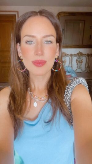 Júlia Belard Instagram - Sunny saturday look 🦋☀️🌈