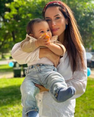 Júlia Belard Instagram - Me leva amor 💙