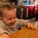 Júlia Belard Instagram – Ensinam-me tanto estes meus dois filhos. Um tem o dom de fazer os outros rir, sempre a tentar que todos se divirtam com as suas asneiras e macacadas. O outro com o dom de sorrir constantemente, leva a vida com uma leveza e alegria surpreendentes, sempre a rir. 💙 adoro-vos meus amores