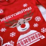 Júlia Belard Instagram – A chegada deste Natal tem sido mais especial do que qualquer outro. O Matias está mais envolvido do que nunca e temos o nosso bebé connosco. Por isso, queremos torná-lo o mais mágico possível 😊 Fomos à @pepco.pt onde estão disponíveis artigos de Decoração, Moda e Culinária para toda a família a ótimos preços! É uma verdadeira perdição ❤️
Curiosidade: Sabiam que hoje se assinala o Christmas Jumper Day? Como podem ver nós já temos as nossas camisolas preparadas para espalhar o espírito festivo! 🎅🏻🌟🎄
#pub