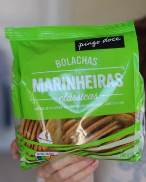 Júlia Belard Instagram - Olháaaaa estas Marinheiras maravilhosas! 😍 Sempre uma escolha nas nossas compras cá para casa. Quem por aí também tem sempre este ótimo snack por perto? ☝🏼

@pingodoce #NovidadesPingoDoce #PingoDoce