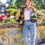 Júlia Belard Instagram - This friday!! 🌟🌺🌿 With my grandmother’s special blazer 🪆💚❤️🩷