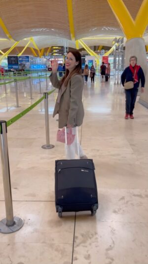 Júlia Belard Instagram - Vlog de uma rápida ida a Madrid em trabalho! ✈️