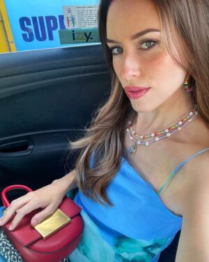Júlia Belard Instagram - New week, new life 🦋
