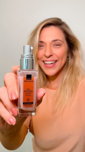 Júlia Rabello Instagram - O skincare o momento sagrado na minha rotina.

E na hora de escolher os produtos pra esse ritual, sabe o que eu quero?

Eu quero colágeno!!!

A Linha Power de Renew cresceu e segue sendo uma aliada perfeita para uma pele mais firme, renovada e preenchida!

Me conta o que ce achou dessa novidade! 

#SóRenewÉPower #publi #Avon #sórenewépower @avonbrasil