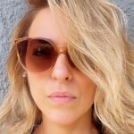 Júlia Rabello Instagram - Ensaio sobre o fundo cinza (ou 15 min de tempo livre com cabelo novo)